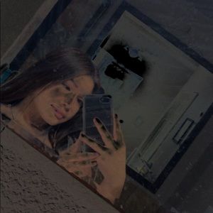 Meet your Posher, Iris